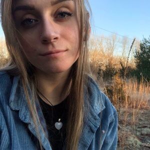 Meet your Posher, Rhian